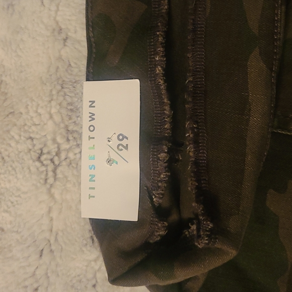 NWT !! Camouflage mini skirt. - Picture 4 of 4